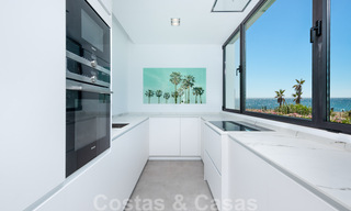 Instapklare ultramoderne design villa direct aan het strand te koop, New Golden Mile, Marbella - Estepona. Verlaagd in prijs! 34255 