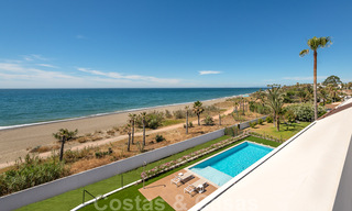 Instapklare ultramoderne design villa direct aan het strand te koop, New Golden Mile, Marbella - Estepona. Verlaagd in prijs! 34256 