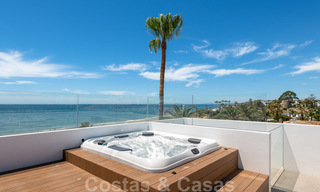 Instapklare ultramoderne design villa direct aan het strand te koop, New Golden Mile, Marbella - Estepona. Verlaagd in prijs! 34262 
