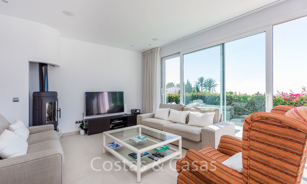 Elegante gerenoveerde villa in Andalusische stijl te koop, met panoramisch uitzicht op zee, Marbella oost 6366
