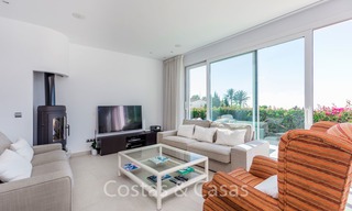 Elegante gerenoveerde villa in Andalusische stijl te koop, met panoramisch uitzicht op zee, Marbella oost 6366 