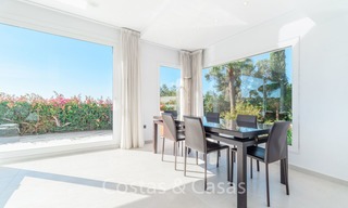 Elegante gerenoveerde villa in Andalusische stijl te koop, met panoramisch uitzicht op zee, Marbella oost 6376 