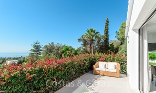 Elegante gerenoveerde villa in Andalusische stijl te koop, met panoramisch uitzicht op zee, Marbella oost 6384 