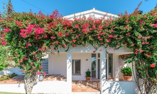 Elegante gerenoveerde villa in Andalusische stijl te koop, met panoramisch uitzicht op zee, Marbella oost 6391 