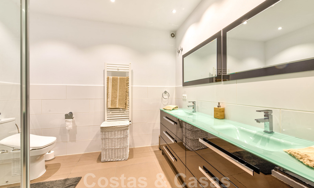 Prachtige gerenoveerde villa te koop in het hart van Nueva Andalucía’s golfvallei - Marbella 26623