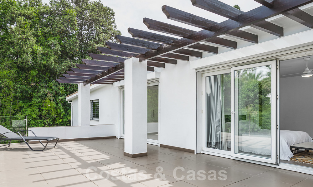 Prachtige gerenoveerde villa te koop in het hart van Nueva Andalucía’s golfvallei - Marbella 26629