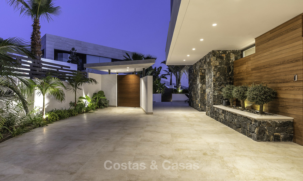 Schitterende nieuwe moderne luxe villa te koop, in een top golfresort, Benahavis - Marbella 17199