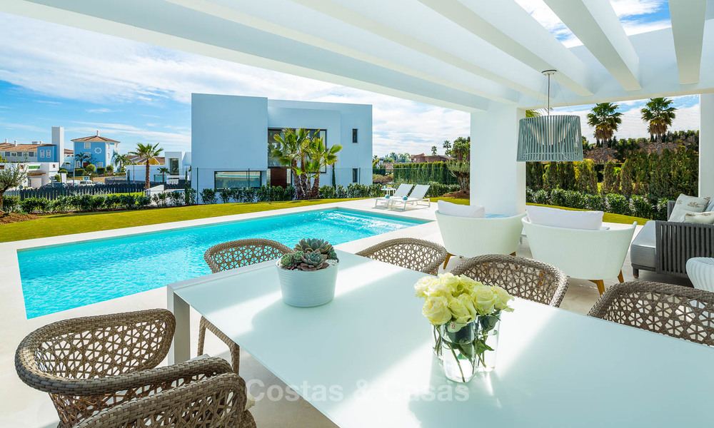 Stijlvolle eigentijdse designer villa's te koop aan de New Golden Mile, Marbella - Estepona 6637