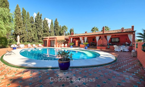 Ruime villa met veel potentieel te koop, op wandelafstand van het strand en Puerto Banus - Golden Mile, Marbella 6694