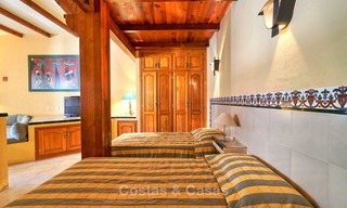 Ruime villa met veel potentieel te koop, op wandelafstand van het strand en Puerto Banus - Golden Mile, Marbella 6747 