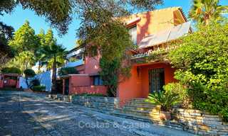 Ruime villa met veel potentieel te koop, op wandelafstand van het strand en Puerto Banus - Golden Mile, Marbella 6751 