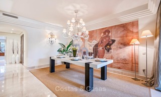 Goed gelegen, stijlvol luxe appartement in een prachtige urbanisatie - Nueva Andalucia, Marbella 6774 