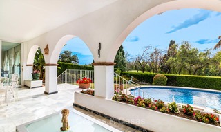 Eerste lijn golf villa in Andalusische stijl te koop - Marbella 6804 