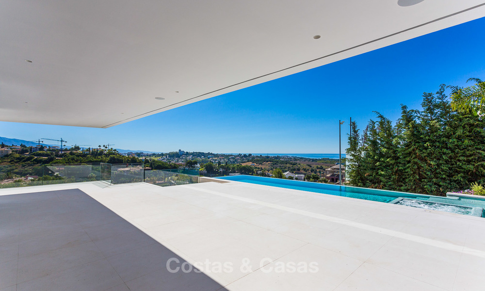 Majestueuze moderne villa met panoramisch zeezicht te koop, front-line golf, Benahavis - Marbella 6839