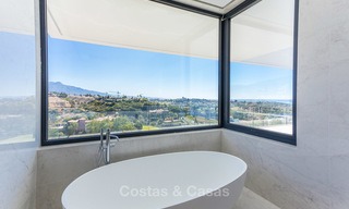 Majestueuze moderne villa met panoramisch zeezicht te koop, front-line golf, Benahavis - Marbella 6846 