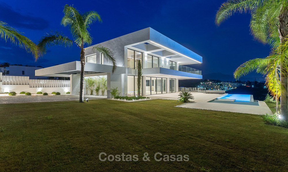 Majestueuze moderne villa met panoramisch zeezicht te koop, front-line golf, Benahavis - Marbella 6875