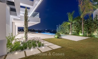 Majestueuze moderne villa met panoramisch zeezicht te koop, front-line golf, Benahavis - Marbella 6878 