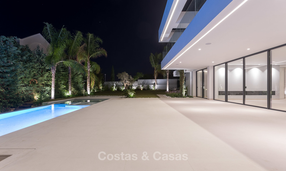 Majestueuze moderne villa met panoramisch zeezicht te koop, front-line golf, Benahavis - Marbella 6865
