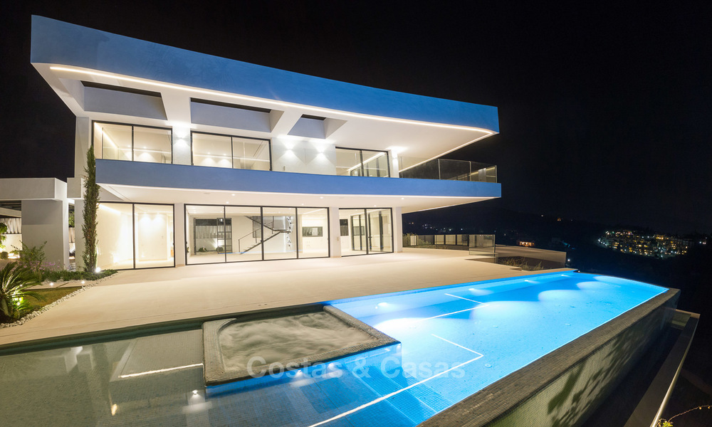 Majestueuze moderne villa met panoramisch zeezicht te koop, front-line golf, Benahavis - Marbella 6874