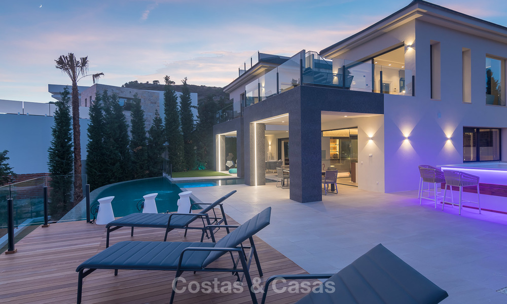 Weelderige nieuwbouw designer villa te koop in een exclusieve urbanisatie, Benahavis - Marbella 6935