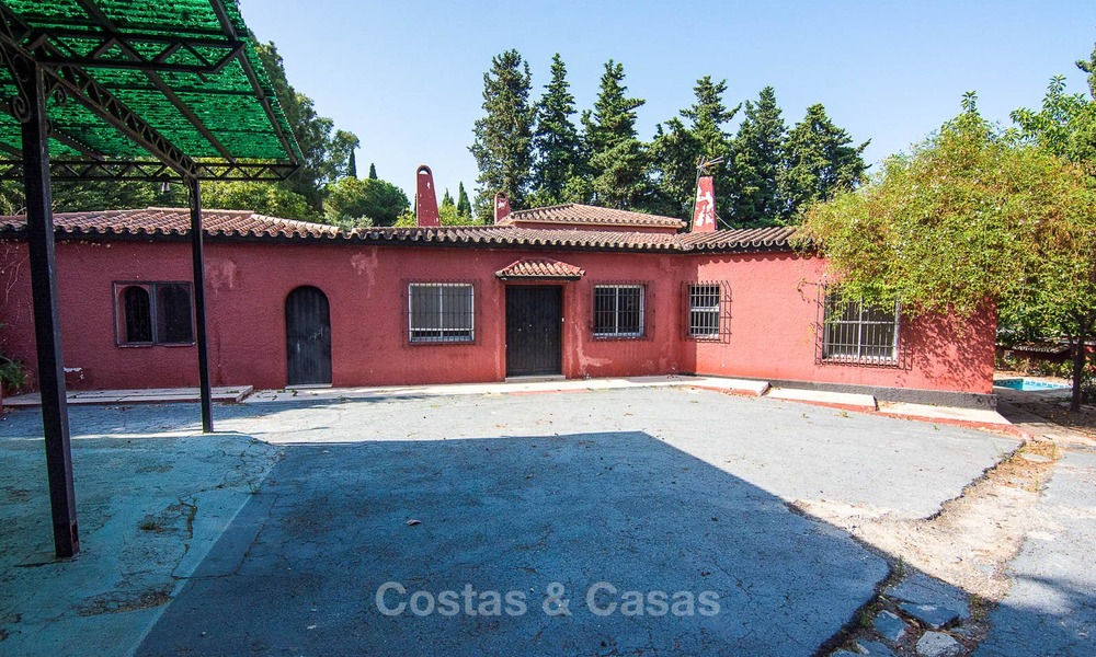Te renoveren villa op een grote kavel te koop, spectaculaire toplocatie - Golden Mile, Marbella 6996