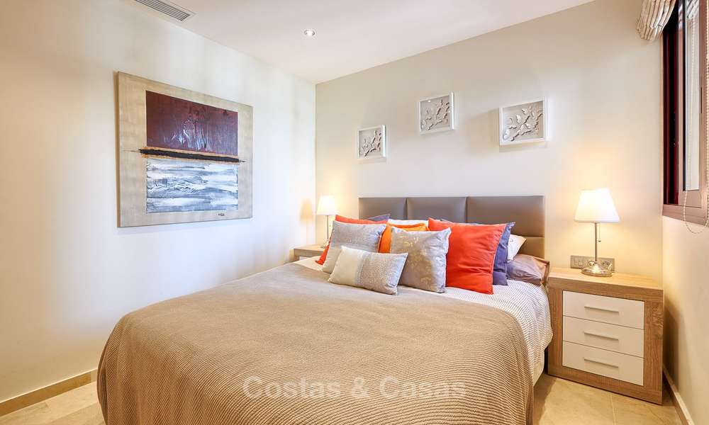 Knap luxe strand appartement met fantastisch zeezicht te koop - New Golden Mile, Marbella - Estepona 7022