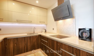Knap luxe strand appartement met fantastisch zeezicht te koop - New Golden Mile, Marbella - Estepona 7033 