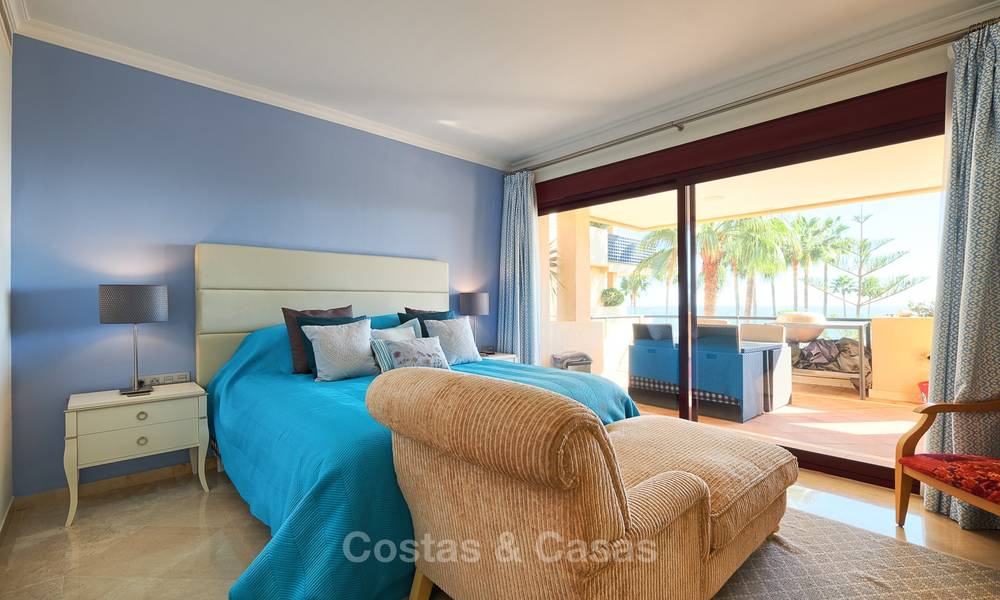 Knap luxe strand appartement met fantastisch zeezicht te koop - New Golden Mile, Marbella - Estepona 7038