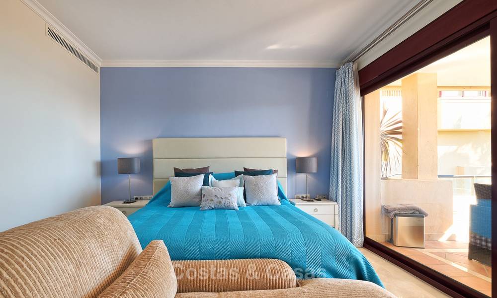 Knap luxe strand appartement met fantastisch zeezicht te koop - New Golden Mile, Marbella - Estepona 7039