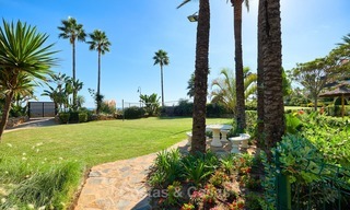Knap luxe strand appartement met fantastisch zeezicht te koop - New Golden Mile, Marbella - Estepona 7054 