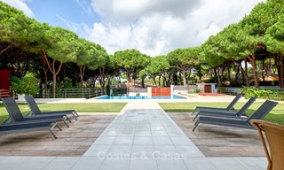 Ruime nieuwbouw villa van topkwaliteit te koop, instapklaar, Marbella East 7185 