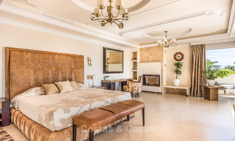Oogstrelende luxueuze villa in Mediterrane stijl te koop, loopafstand strand, Oost Marbella 7419