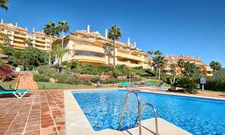 Ruim luxe appartement op de begane grond met uitzicht op zee te koop in Elviria, Oost Marbella 7552 