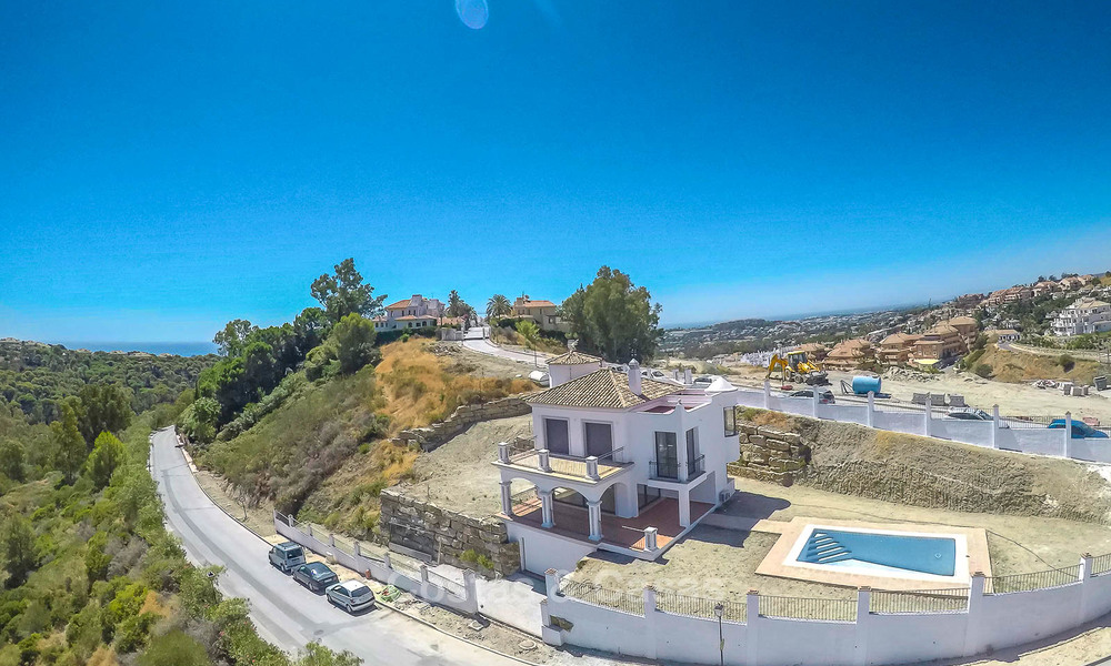 Koopje! Gerenoveerde villa in Andalusische stijl te koop, met prachtig uitzicht op de bergen, Nueva Andalucia, Marbella 7583