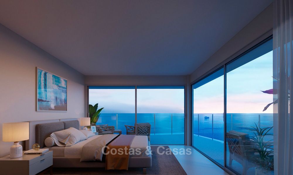 Prachtige nieuwe eigentijdse schakelvilla´s met uitzicht op zee te koop, in een prestigieus resort - Mijas Costa, Costa del Sol 7620