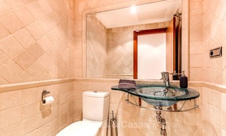 Luxe appartement in een prestigieus complex te koop, strandzijde Puerto Banus, Marbella 7753 