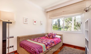 Luxe appartement in een prestigieus complex te koop, strandzijde Puerto Banus, Marbella 7776 