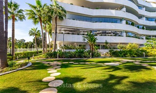 Luxe appartement in een prestigieus complex te koop, strandzijde Puerto Banus, Marbella 7783 