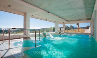 Ruim, licht en modern luxe penthouse appartement te koop met golf en zeezicht in Marbella - Benahavis 7732 