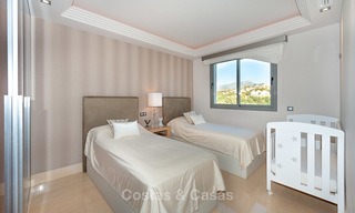 Ruim, licht en modern luxe penthouse te koop met golf- en zeezicht in Marbella - Benahavis 7714 