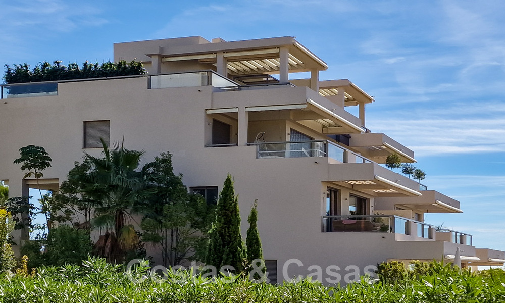 Ruim, licht en modern luxe penthouse te koop met golf- en zeezicht in Marbella - Benahavis 46703