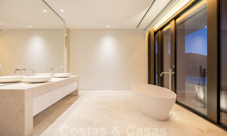 Nieuwe eigentijdse luxe villa's met zeezicht te koop, in een exclusieve urbanisatie in Benahavis - Marbella 37275 