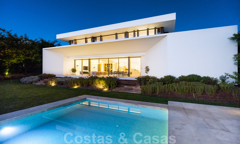 Nieuwe eigentijdse luxe villa's met zeezicht te koop, in een exclusieve urbanisatie in Benahavis - Marbella 37277