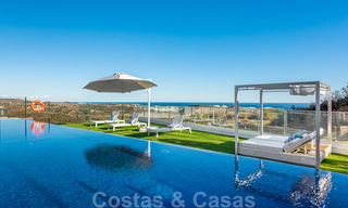 Nieuwe moderne frontline golf appartementen met uitzicht op zee te koop in een luxe resort in Mijas, Costa del Sol. Instapklaar! Laatste penthouses! 39700 