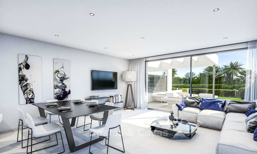 Aantrekkelijke eigentijdse schakelvilla´s te koop, in een boetiek nieuwbouwproject, strandzijde Estepona, Costa del Sol 7796