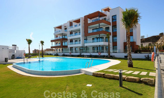 Nieuwe avant-gardistische appartementen te koop, op loopafstand van het strand en voorzieningen, Fuengirola, Costa del Sol. Instapklaar. 32978 