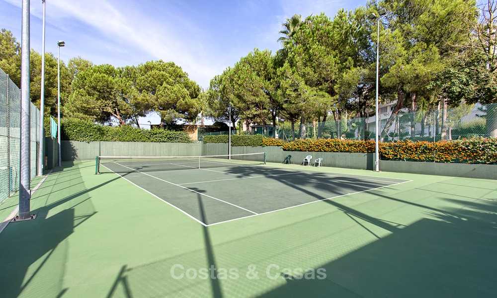 Luxueus eerstelijns strand penthouse appartement met verwarmd privé zwembad te koop in een luxe complex op de New Golden Mile, Marbella - Estepona 7856