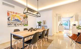 Luxueus eerstelijns strand penthouse appartement met verwarmd privé zwembad te koop in een luxe complex op de New Golden Mile, Marbella - Estepona 7860 
