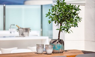 Luxueus eerstelijns strand penthouse appartement met verwarmd privé zwembad te koop in een luxe complex op de New Golden Mile, Marbella - Estepona 7862 