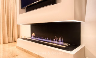 Luxueus eerstelijns strand penthouse appartement met verwarmd privé zwembad te koop in een luxe complex op de New Golden Mile, Marbella - Estepona 7863 